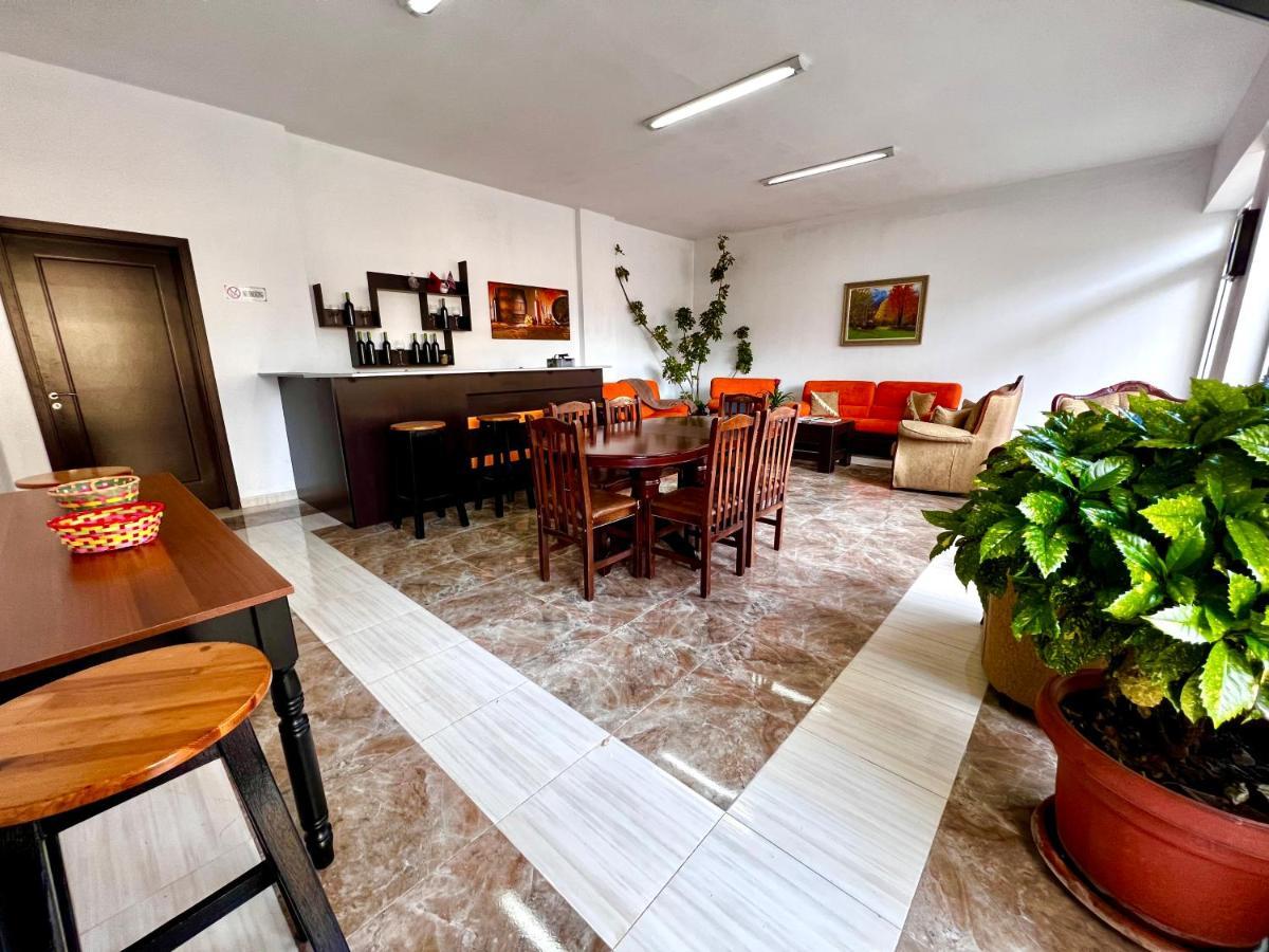 North Star Hostel Shkodër Eksteriør billede