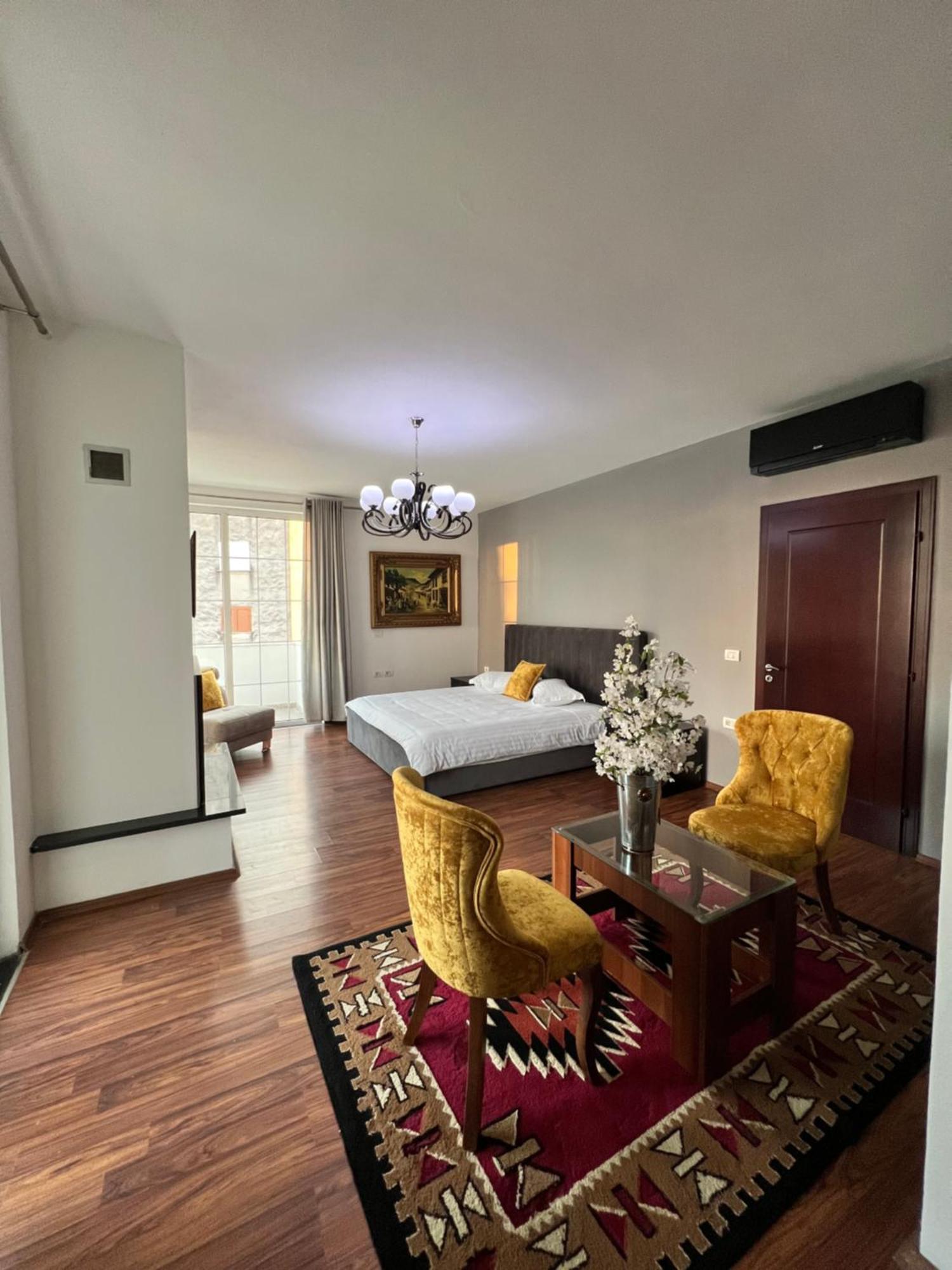 North Star Hostel Shkodër Eksteriør billede
